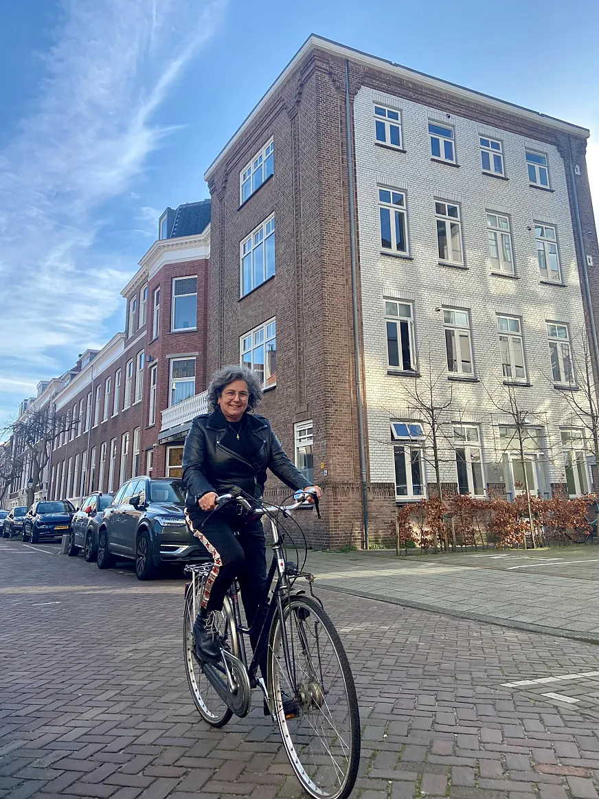 "Empecé a usar la bici como medio de transporte en Holanda; en España, era sobre todo por ocio" (Rosa María Vicente, Oficina Española de Turismo)