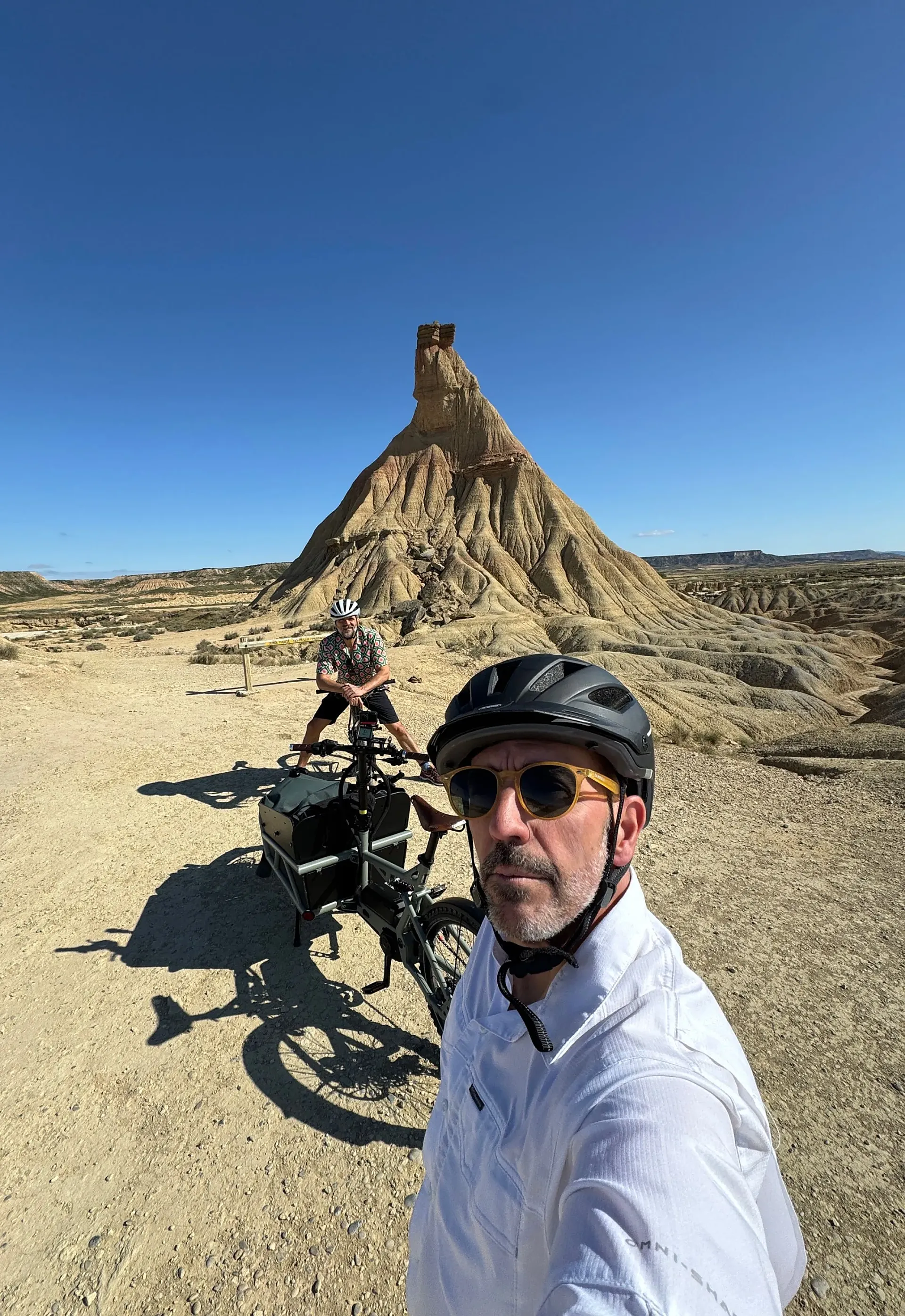 Junto al Cabezo de Castildetierra, en Bardenas Reales.