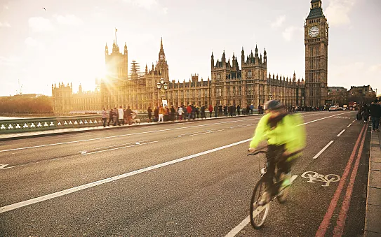 "Las tres claves son una red ciclista conectada, un eficaz servicio de bicicleta eléctrica compartida y fomentar la educación vial para todos" (Silvia Casorrán, RedBici.org)