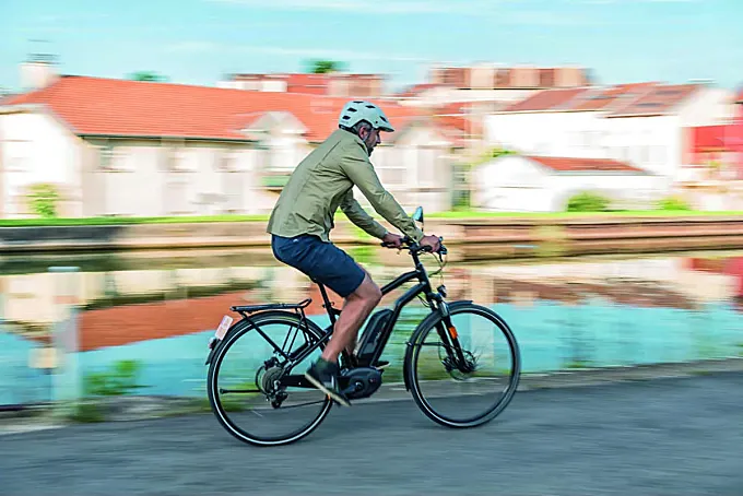 Las bicicletas eléctricas son clave en la movilidad urbana, según un estudio
