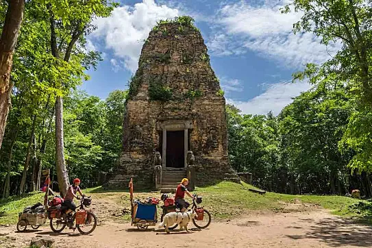 La pareja, a su paso por Camboya.