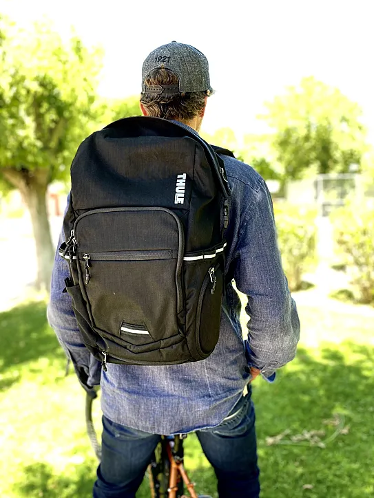 Evidentemente, la mochila Thule Pack’n Pedal Commuter Backpack está concebida para ciclistas urbanos.