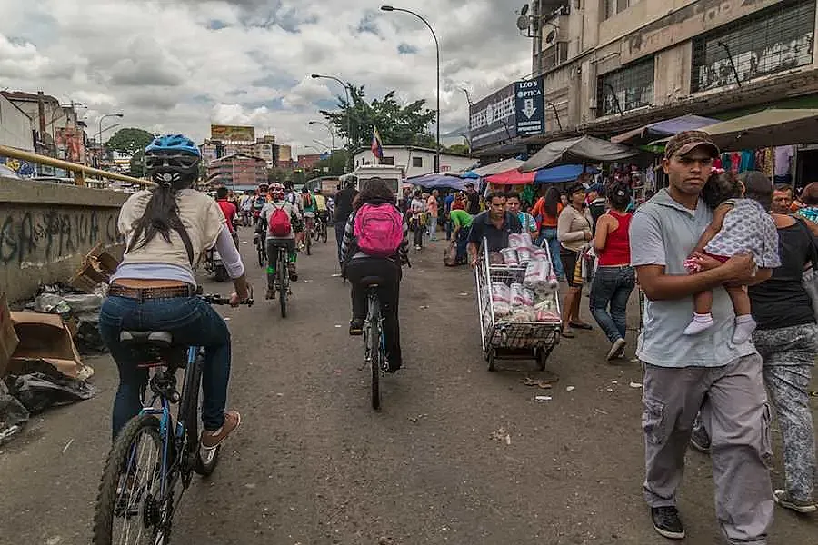 Ciclismo en Caracas (foto: Julio César Mesa)