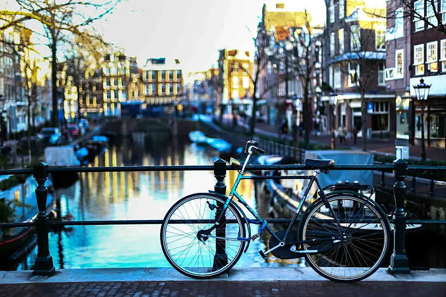 Bicicleta en Amsterdam (foto: Roberto Polendo).
