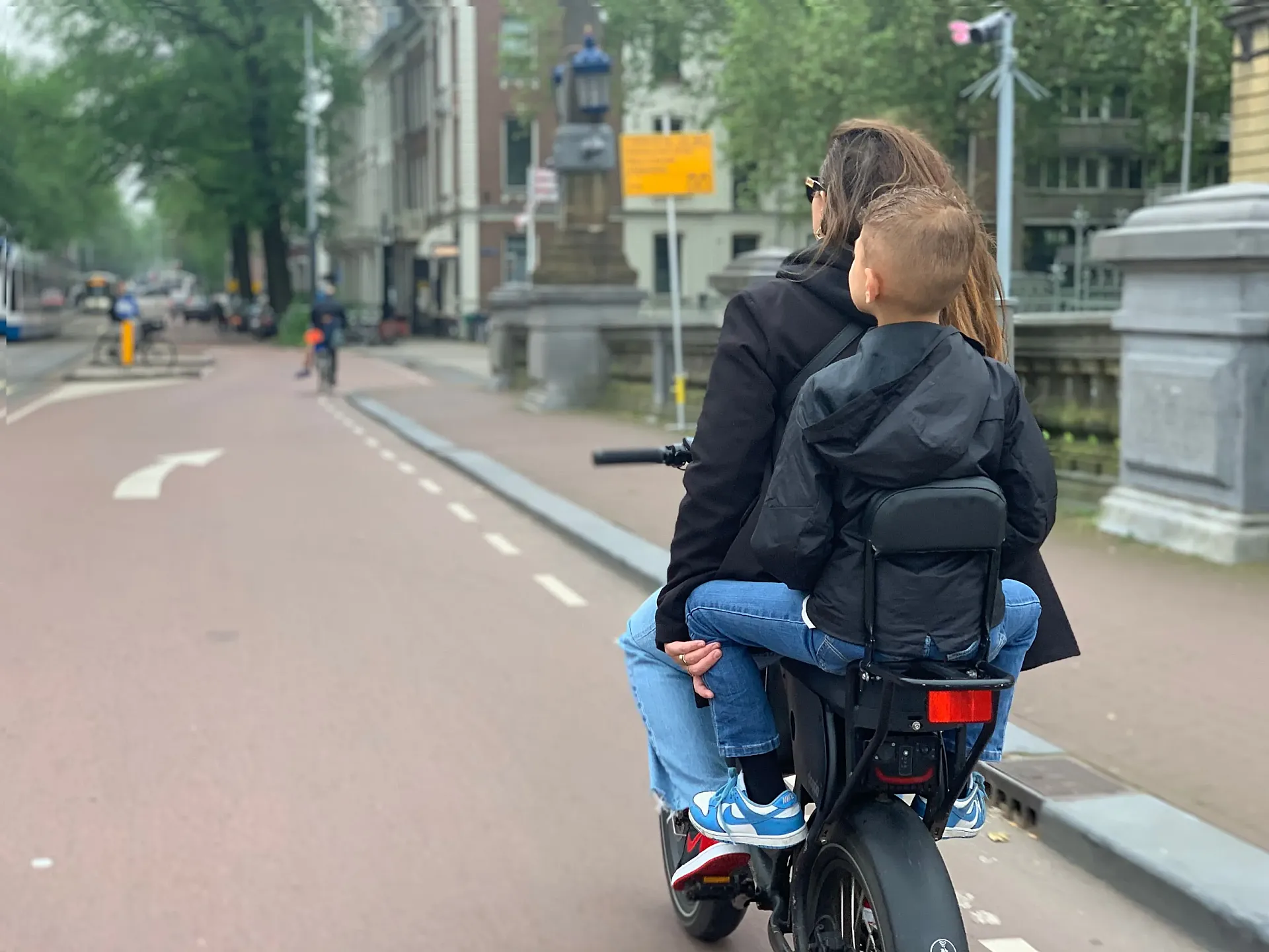 El casco nunca ha sido popular en los Países Bajos, y no solo por razones culturales sino también prácticas.