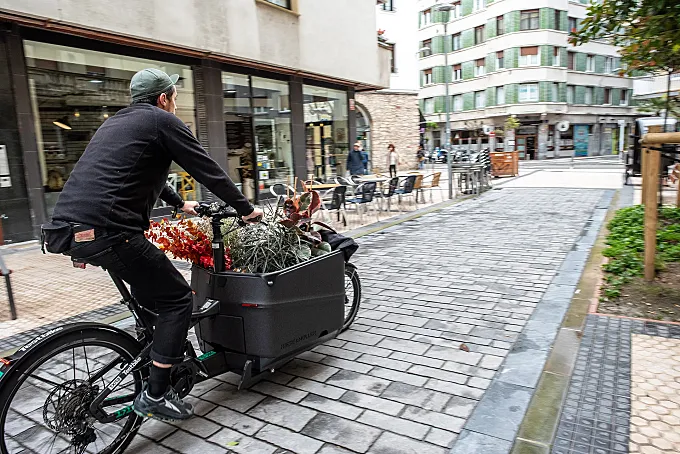 ¿Dónde aparcamos una cargo bike en España? 