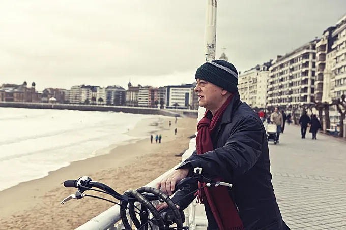 Odón Elorza: “Usar la bicicleta haría a la gente más feliz y más libre”