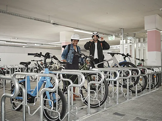 En vez de 'coche de empresa' se ofrece 'bici de empresa'. (Foto: Christoph Duepper)