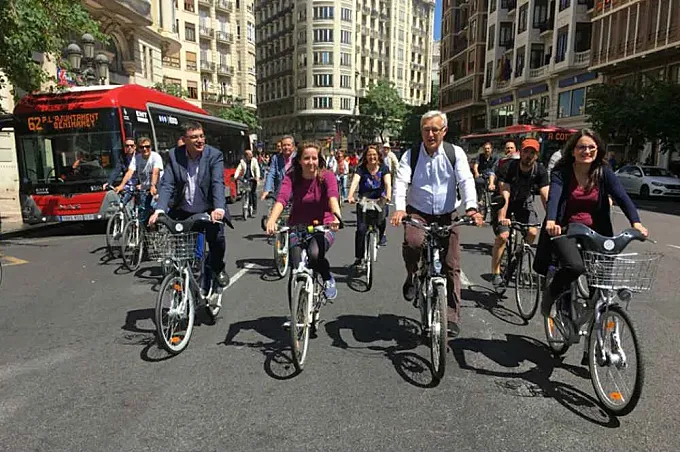 Empieza València Ciutat Amable: las personas y las bicis piden paso