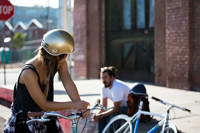 Urban Fun regala un casco Thousand con la compra de cada bicicleta