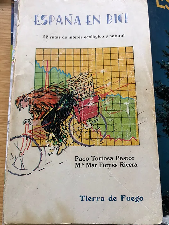 Portada de la primera edición de 'España en bici' de Paco Tortosa y Mar Fornés