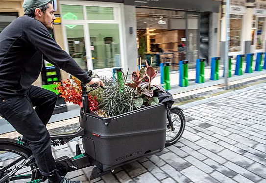 “El showroom aspira a ser un punto de referencia para transformar la movilidad urbana en Donostia”, explica el cofundador de Txita