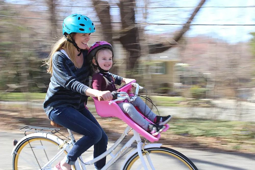 Hectáreas Tableta Hollywood Niños en bici: ¿delante o detrás?