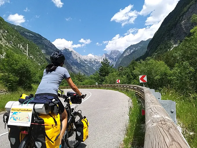 "Si no hubieran sido por las personas que me acogían, habría tirado la toalla" (Sara Qiu, Cicloviajera)