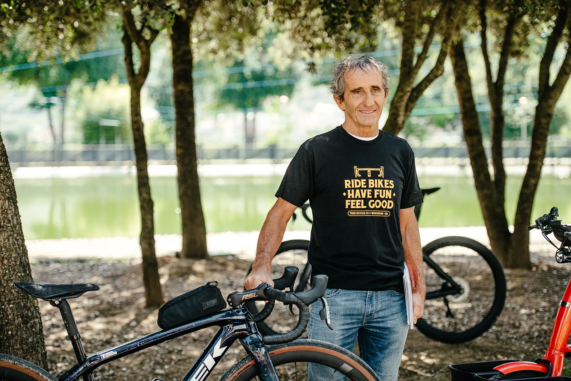 Hemos charlado con Alain Prost para 'Ciclosfera' #48 sobre su gran afición al ciclismo.