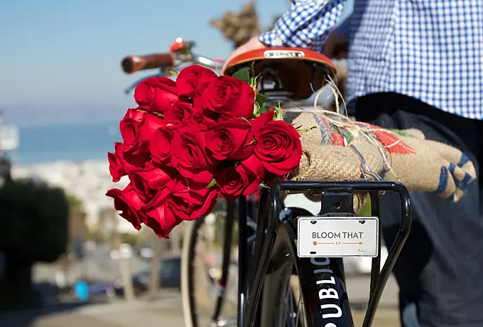Díselo con flores y en bici con Bloomthat