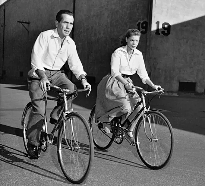 Estrellas en bicicleta: Rides a Bike, la web para los amantes del cine clásico y las bicis, se actualiza