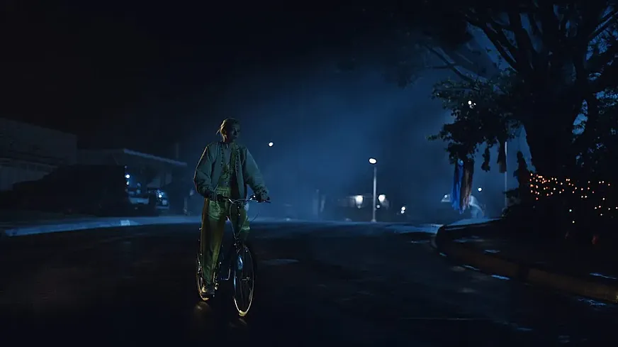 La noche y la bici, un binomio muy presente en ‘Euphoria’ (foto: HBO),