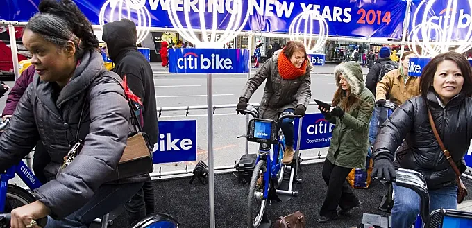 La bicicleta despide el año en Times Square