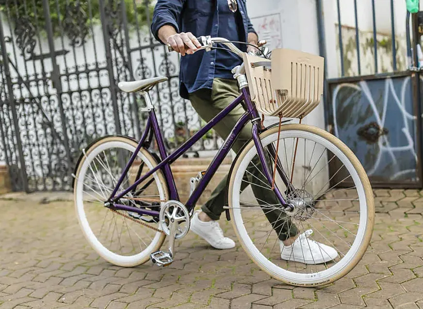 Así es la bicicleta hecha con cápsulas de Nespresso recicladas.