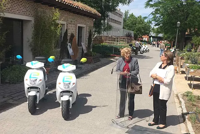 Madrid presenta las motos eléctricas de Ecooltra