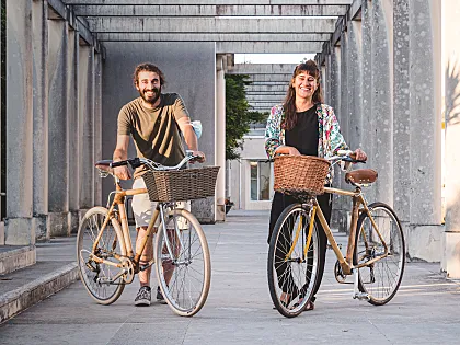 Joana y su hermano Tiago, fundadores de Bam•bu bicycles.