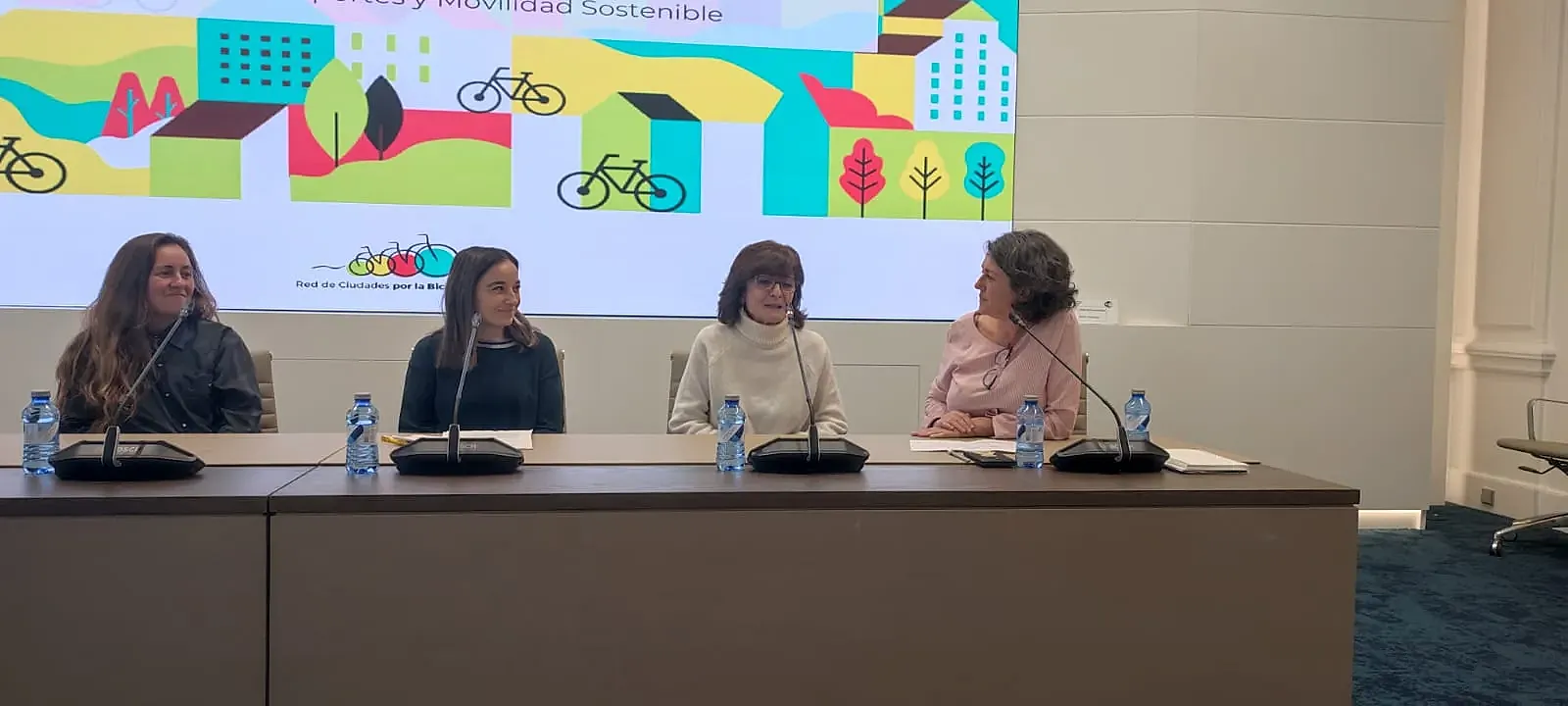 "He empezado a ir a trabajar en bici y es un logro impresionante para mi edad" (María José Aguilera, Aula de la Bici)