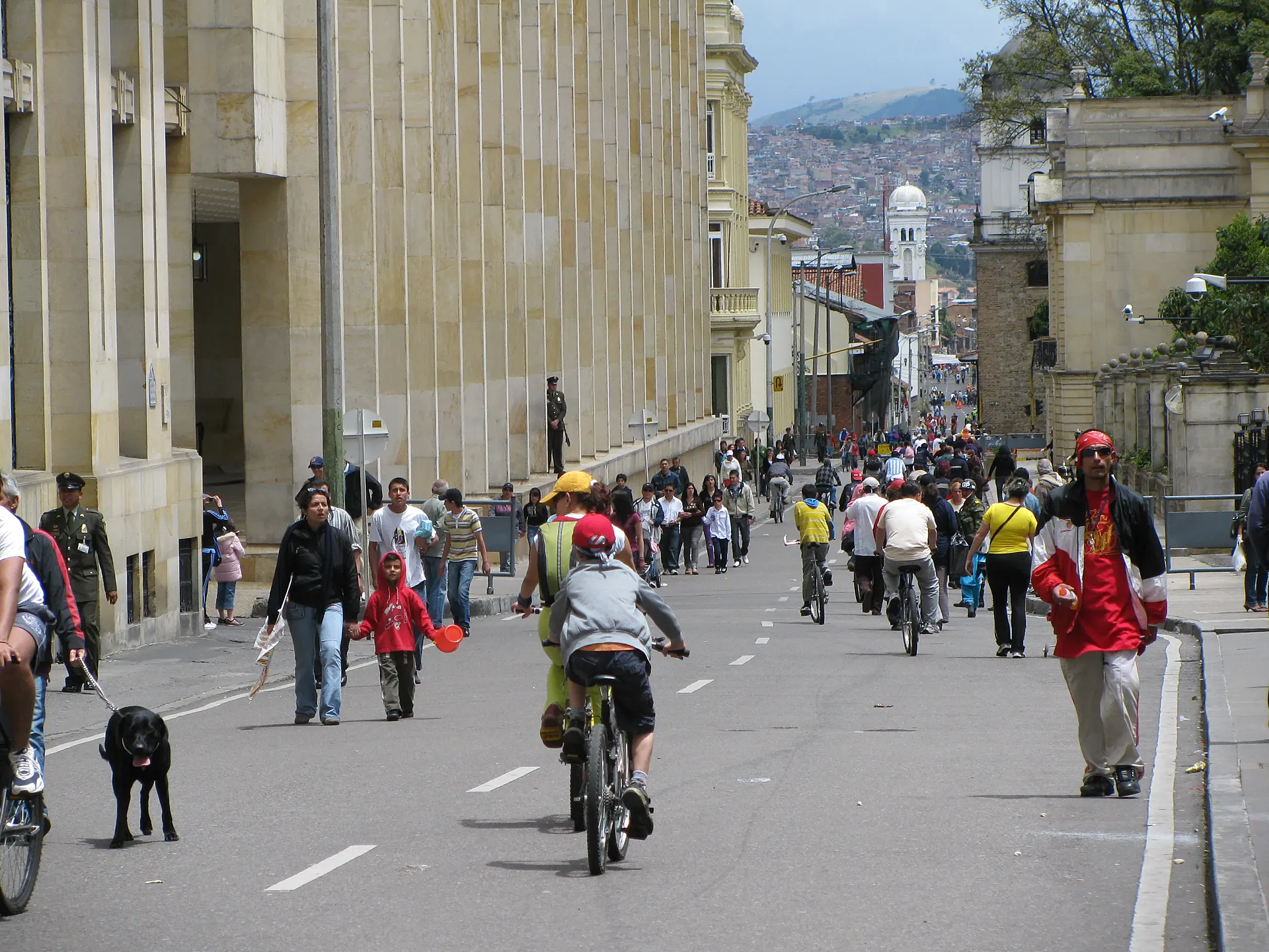 La Ciclovía es parte imprescindible de la vida social de Bogotá.