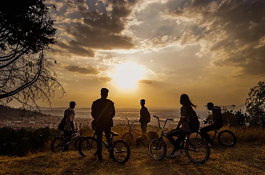 La foto 'Momentos BMX', de José Antonio Flores, ganó el premio internacional de 2021.