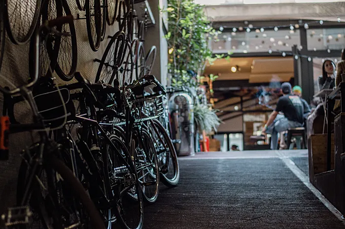 Upcycle Bike Café de Milán: ciclismo, cargado y doble