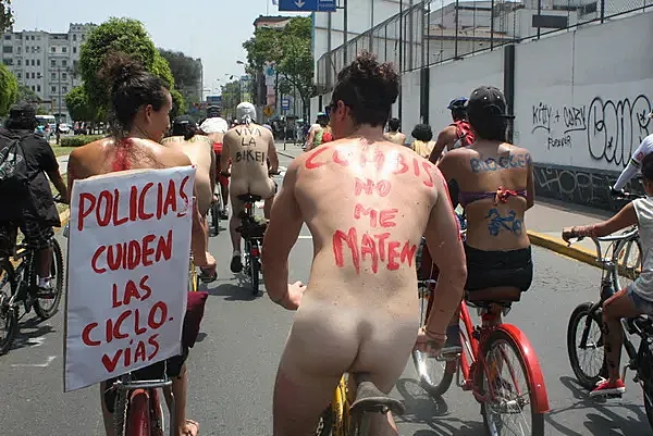 VIII Bicicletada nudista en Lima, Perú