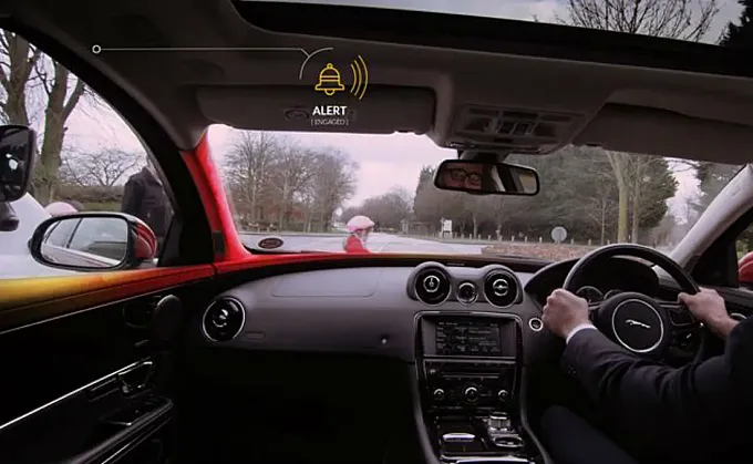 Jaguar Land Rover presenta Bike Sense, su tecnología para evitar accidentes ciclistas