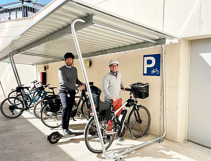 Carril bici hasta el centro de Alicante, aparcamientos ciclistas, duchas, vestuarios... Así ha logrado EUIPO el certificado Cycling Friendly Employer