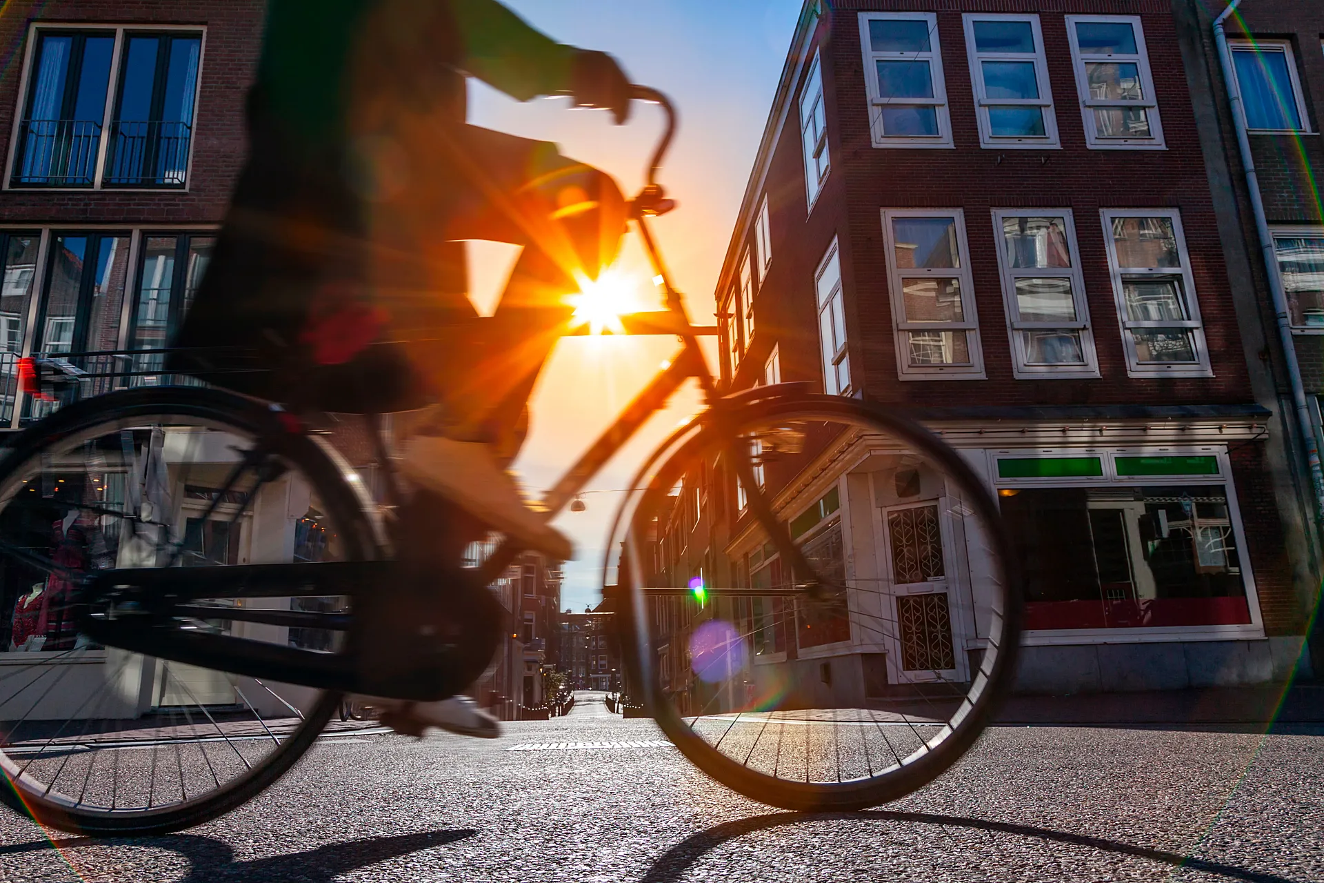 Las plazas de aparcamiento para residentes tienen una estricta gestión de permisos y un límite máximo de coches por hogar.