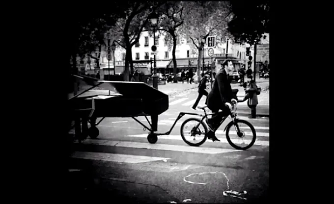 Davide Martello, el pianista ciclista que emociona a París