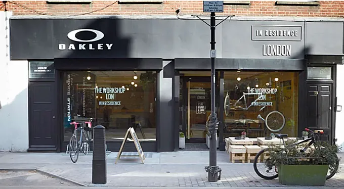 Oakley inaugura en Londres un espacio dedicado al ciclismo urbano