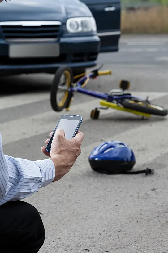 Más del 40% de los incidentes de tráfico graves o mortales están asociados a comportamientos delictivos provocados por hombres jóvenes de entre 20 y 40 años y el 8% de los conductores que cometen un delito de seguridad vial son reincidentes.