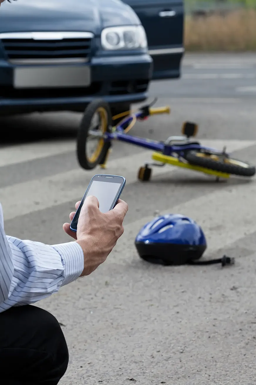 Más del 40% de los incidentes de tráfico graves o mortales están asociados a comportamientos delictivos provocados por hombres jóvenes de entre 20 y 40 años y el 8% de los conductores que cometen un delito de seguridad vial son reincidentes.