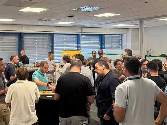 Momento del almuerzo y networking durante el Rental Bike Summit 2026.