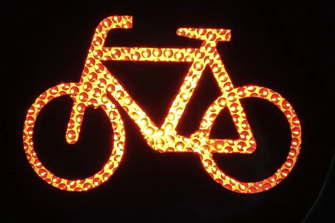 Los ciclistas madrileños piden semáforos en ámbar para las bicicletas