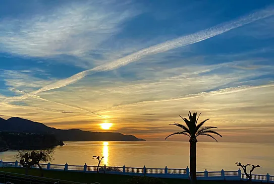 Una tarde cualquiera de un día cualquiera en el Parador de Nerja.