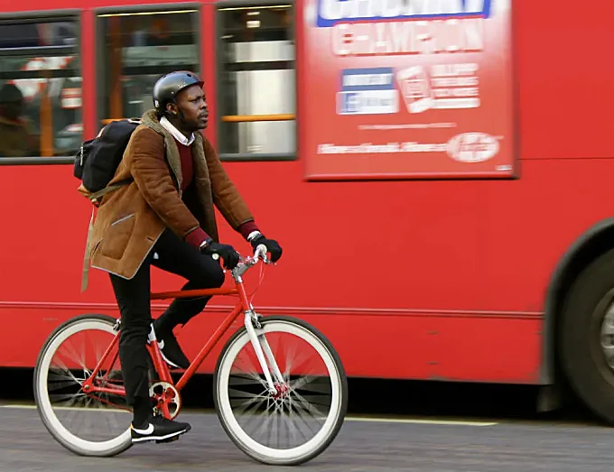 Los ciclistas, los que ahorran más tiempo y menos se estresan en la ciudad