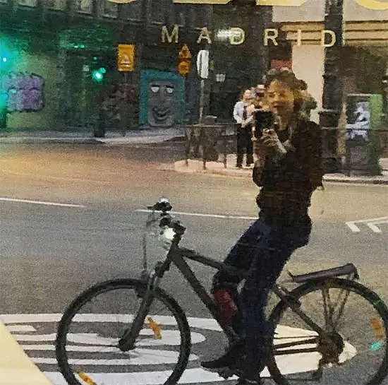 Christina por Madrid en bicicleta.