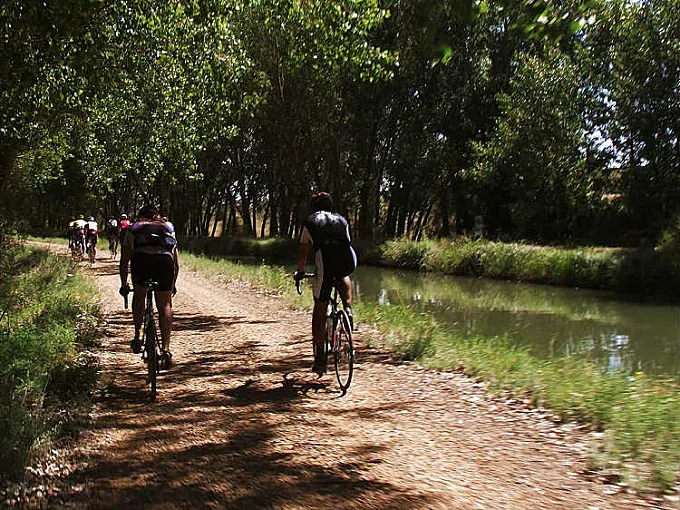 GP Canal de Castilla: firma para que Renfe habilite vagones para bicicleta