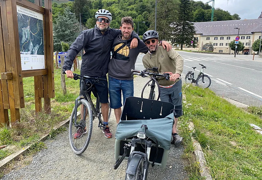 Con Luis Poch, director de Bikefriendly, en Roncesvalles.