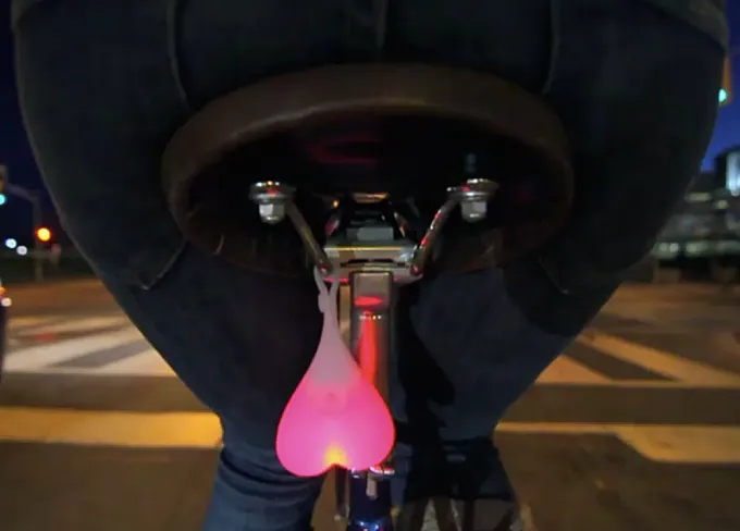 No pasarás desapercibido: Bike Balls Light