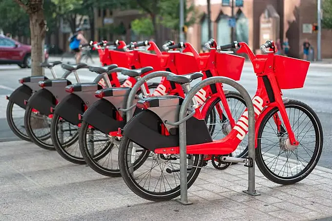 Uber quiere llevar a Madrid sus bicicletas eléctricas y competir con BiciMAD