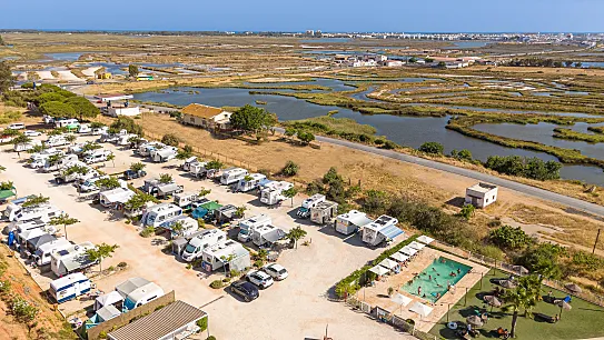 Camper Park Playas de Luz es una de las primeras instalaciones ciclistas de estas características integrada en un área de autocaravanas en Andalucía.