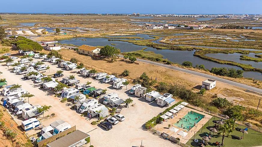 Camper Park Playas de Luz es una de las primeras instalaciones ciclistas de estas características integrada en un área de autocaravanas en Andalucía.