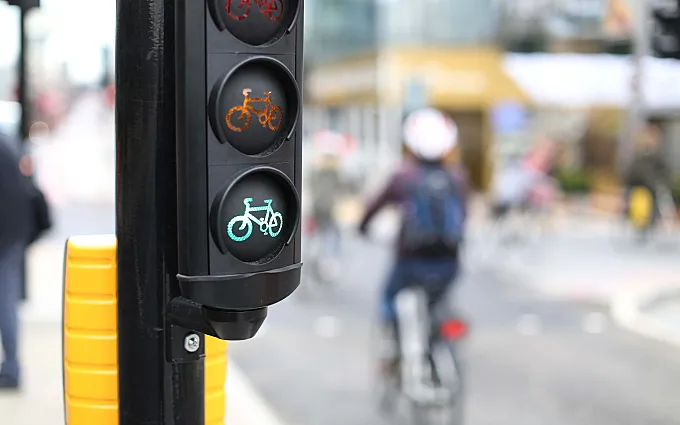 Paris y Londres: análisis del auge del ciclismo urbano con Silvia Casorrán